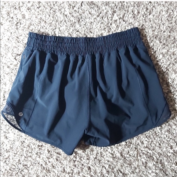 Lululemon Hotty Hot High-Rise Short 4" - Picture 2 of 2